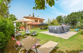 Beautiful apartment in Monte San Savino with Outdoor swimming pool, WiFi and 3 Bedrooms, Monte San Savino